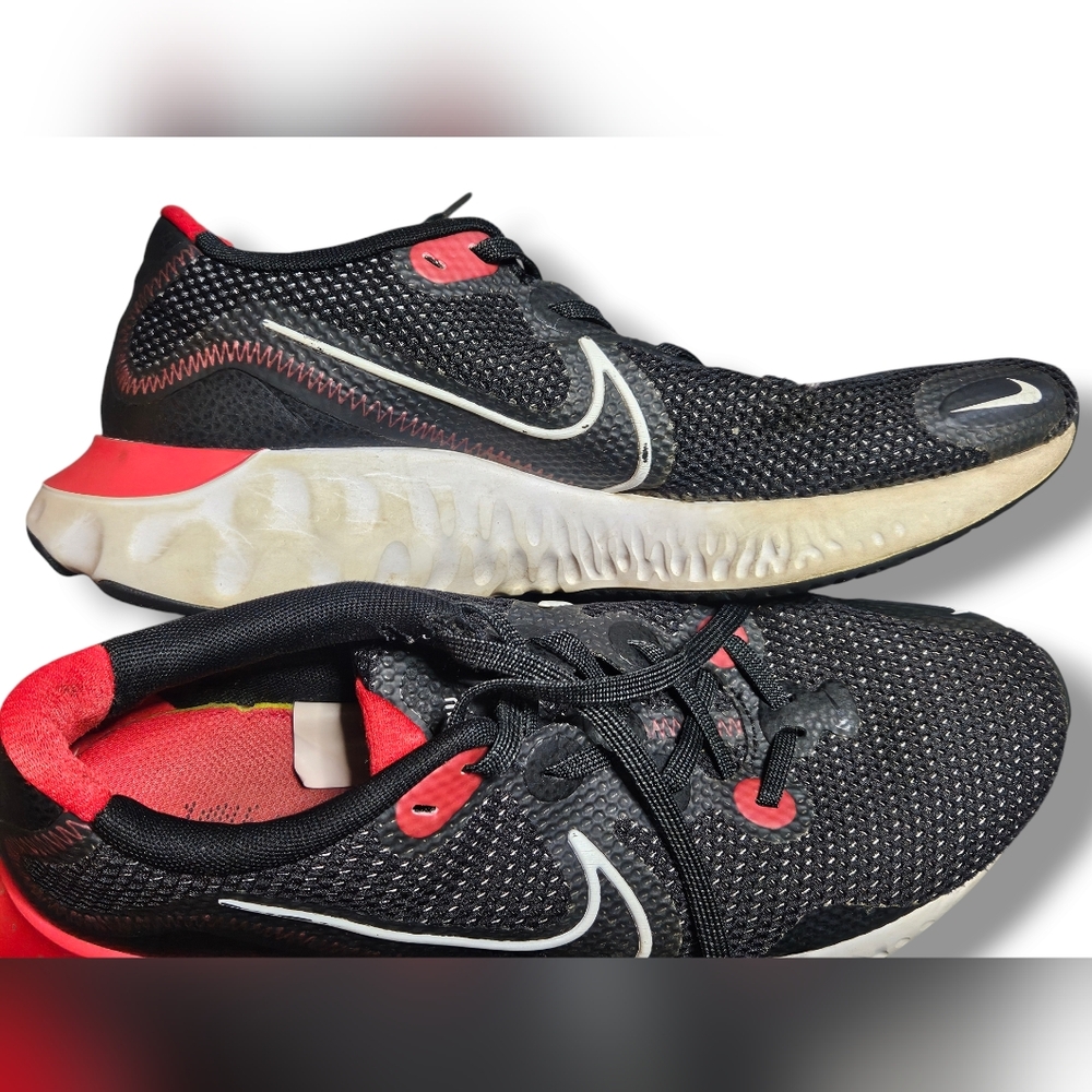 Nike Renew Run Black and Red Athletic Shoes, Size 10 - Picture 4 of 6